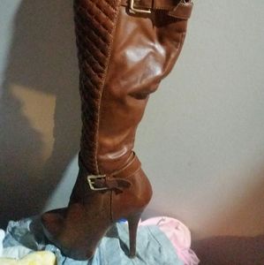Womans high heel boots